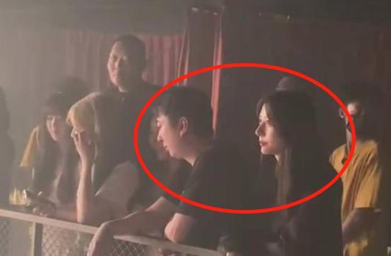 娛樂(lè )吃瓜君網(wǎng)紅虐貓是誰(shuí),娛樂(lè )吃瓜君揭露虐貓網(wǎng)紅真相