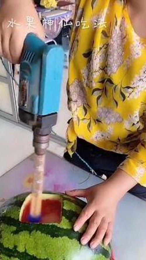 娛樂(lè )吃瓜醬外國小哥,揭秘娛樂(lè )圈背后的故事