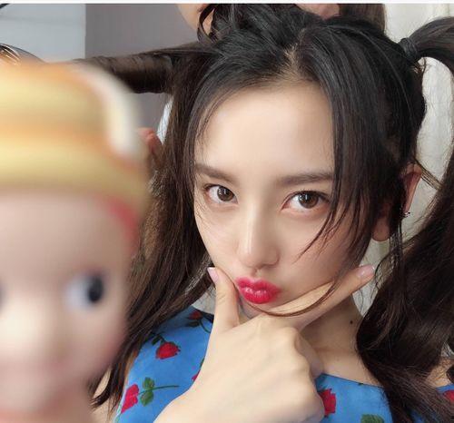 吃瓜娛樂(lè )迪麗熱巴楊洋,瓜田娛樂(lè )，甜蜜互動(dòng)引關(guān)注