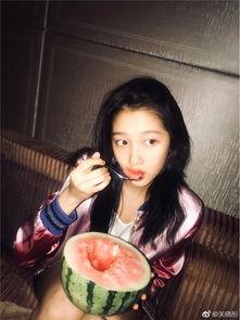 娛樂(lè )八卦吃瓜圖片,吃瓜群眾視角下的明星幕后故事