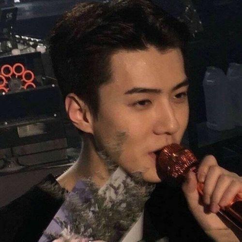 娛樂(lè )圈吃瓜抖音背景圖片,揭秘抖音背景下的吃瓜盛宴