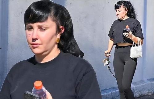 吃瓜系統娛樂(lè )圈一口氣看完,一網(wǎng)打盡，盡享八卦盛宴