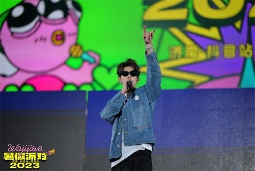 吃瓜娛樂(lè )哇唧唧哇,哇唧唧哇帶你領(lǐng)略?shī)蕵?lè )圈風(fēng)云變幻