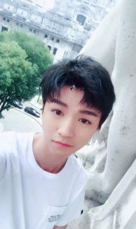 娛樂(lè )圈吃瓜王俊凱是誰(shuí)呀,揭秘王俊凱的瓜田傳奇