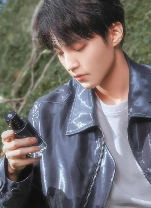 娛樂(lè )圈吃瓜王俊凱是誰(shuí)呀,揭秘王俊凱的瓜田傳奇