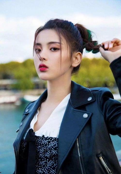 愛(ài)豆吃瓜娛樂(lè )醬周深,從音樂(lè )才子到吃瓜達人，揭秘愛(ài)豆背后的趣味生活