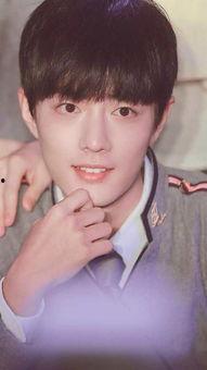 肖戰八卦?shī)蕵?lè )吃瓜,揭秘明星幕后生活，吃瓜群眾狂歡時(shí)刻