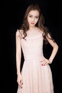 娛樂(lè )圈吃瓜楊穎是誰(shuí)啊,揭秘楊穎的明星之路