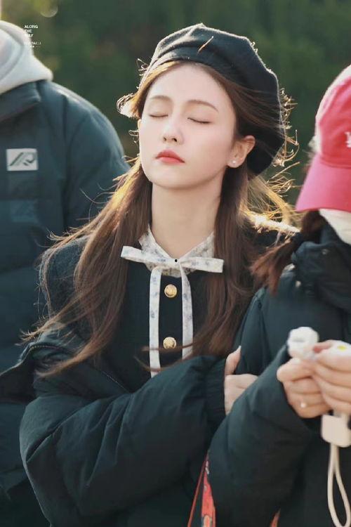 娛樂(lè )吃瓜小可愛(ài)白鹿微博,揭秘娛樂(lè )圈幕后故事