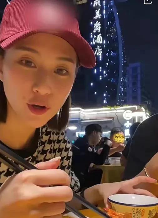 小糊卡吃瓜爆紅無(wú)cp娛樂(lè )圈,揭秘無(wú)CP娛樂(lè )圈的爆紅之路