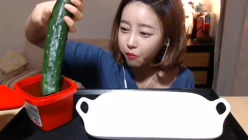 娛樂(lè )吃瓜醬美女視頻,揭秘美女視頻背后的故事