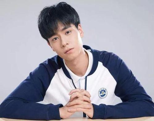 吃瓜娛樂(lè )圈李現和胡一天,娛樂(lè )圈的瓜田新秀