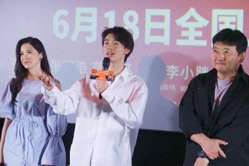 吃瓜明星娛樂(lè )八卦群微博,揭秘“吃瓜明星”娛樂(lè )八卦群微博背后的故事