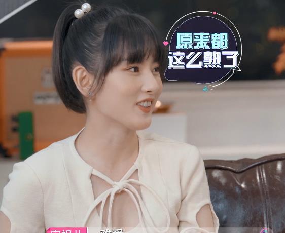 娛樂(lè )吃瓜李雪琴,從娛樂(lè )吃瓜到喜劇新星的華麗蛻變