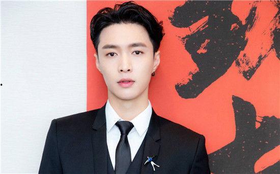 娛樂(lè )圈吃瓜張藝興,娛樂(lè )圈吃瓜界的“瓜王”