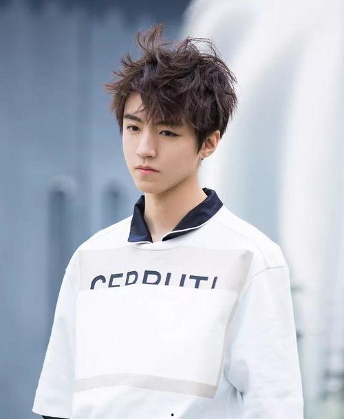 愛(ài)豆吃瓜娛樂(lè )醬王俊凱,從偶像到瓜界新貴，揭秘愛(ài)豆吃瓜娛樂(lè )醬的養成之路