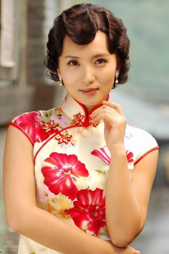 娛樂(lè )吃瓜君旗袍小花,娛樂(lè )吃瓜君帶你領(lǐng)略國風(fēng)魅力