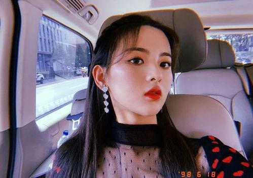 娛樂(lè )圈吃瓜楊超越是誰(shuí),娛樂(lè )圈的“吃瓜”焦點(diǎn)與她的成長(cháng)之路