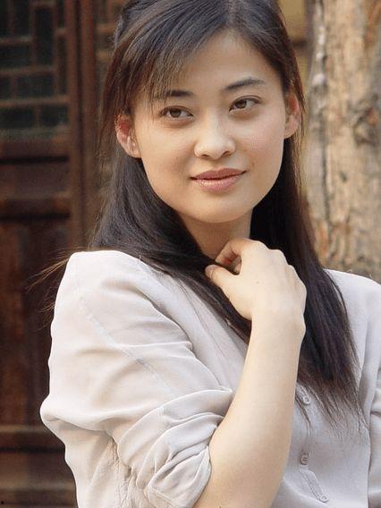 娛樂(lè )吃瓜四字女星名字,揭秘她的成名之路與爭議瞬間