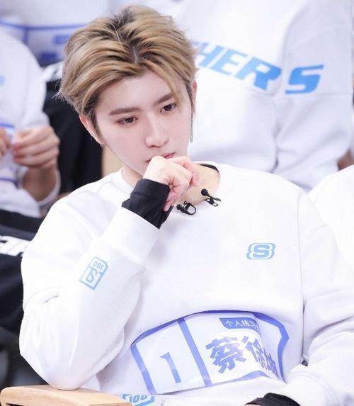 蔡徐坤娛樂(lè )吃瓜圖片大全,盤(pán)點(diǎn)那些搞笑又溫馨的瞬間