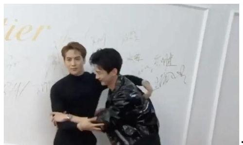 綜藝娛樂(lè )圈吃瓜爆料小說(shuō),揭秘幕后真相，吃瓜群眾狂歡盛宴