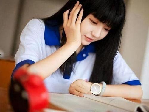 娛樂(lè )吃瓜君大學(xué)女孩,揭秘校園里的歡樂(lè )與八卦