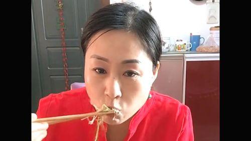 娛樂(lè )吃瓜醬當你的朋友,揭秘娛樂(lè )圈幕后故事，帶你領(lǐng)略明星們的真實(shí)生活